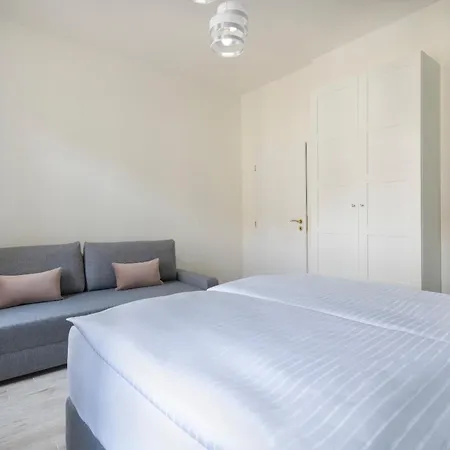 Kinsky Garden Apartments And Suites By Dwellfort Prague Room photo