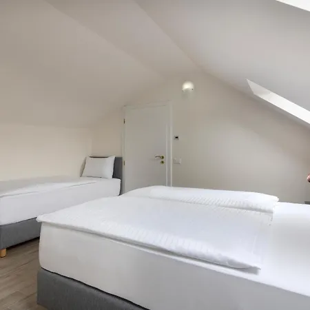 Kinsky Garden Apartments And Suites By Dwellfort Prague Room photo