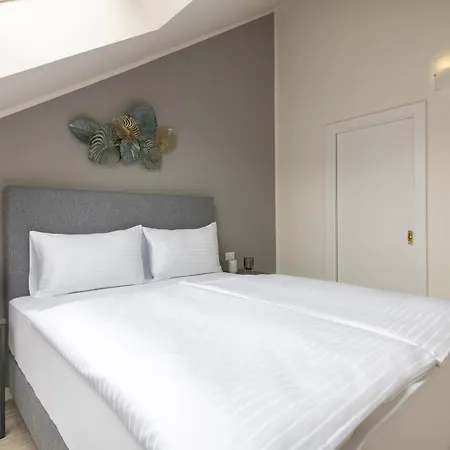 Kinsky Garden Apartments And Suites By Dwellfort Prague Room photo