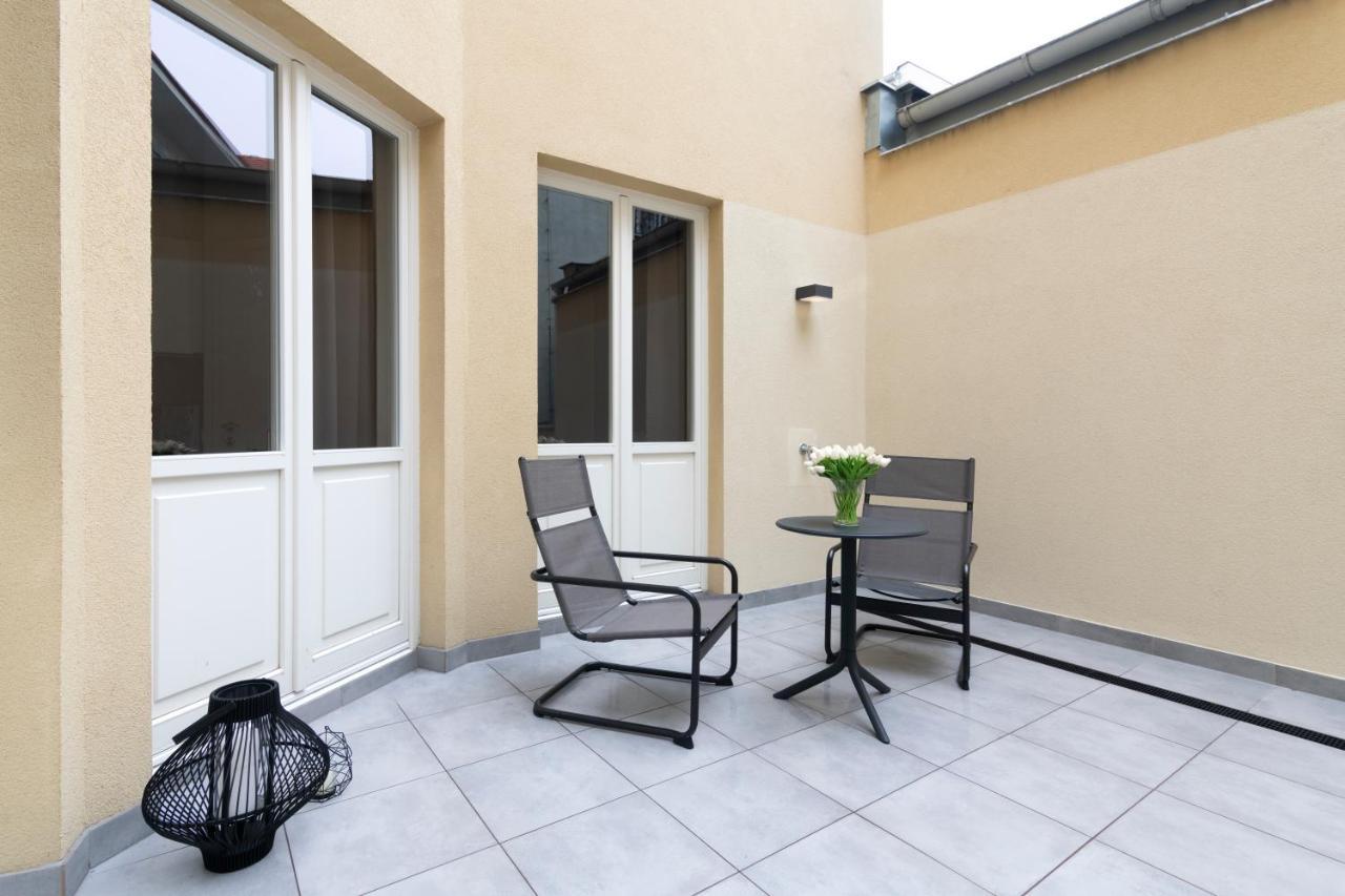 Kinsky Garden And By Dwellfort Aparthotel Praha