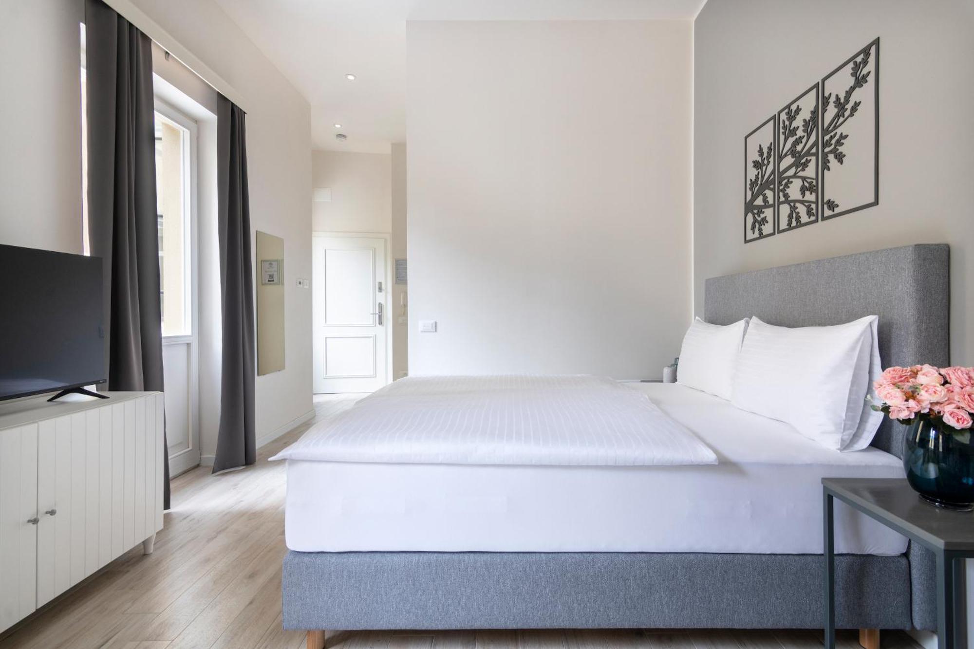 Kinsky Garden And By Dwellfort Aparthotel Praha